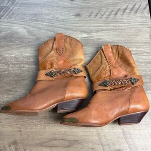 Women's Tan Leather Western Ankle Boots